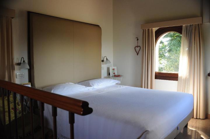 Al Melograno - Room & Breakfast Bologna Eksteriør billede